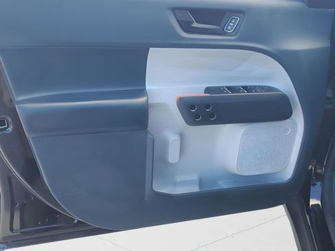 Used 2022 Ford Maverick XLT image 38