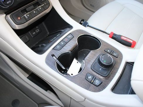 Used 2023 GMC Acadia Denali w/ Black Diamond Edition image 30