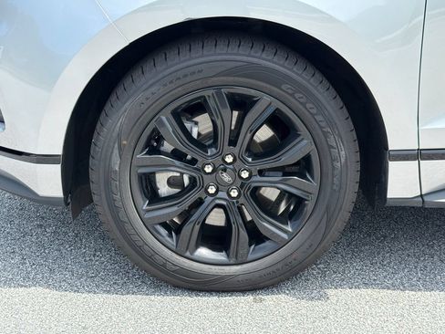 Used 2022 Ford Edge SE w/ Black Appearance Package AWD/4WD image 11