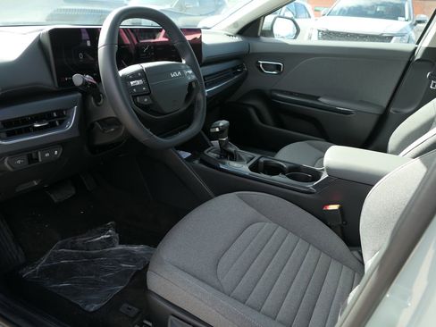 New 2025 Kia K4 EX image 9