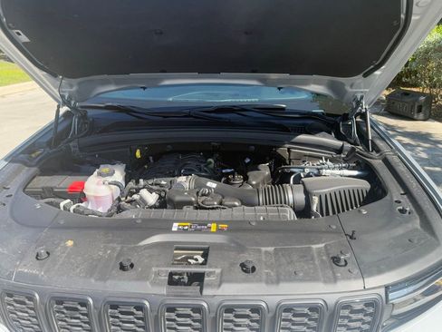 Certified 2025 Jeep Grand Cherokee L Altitude image 33