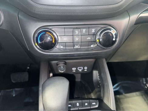 Used 2023 Chevrolet TrailBlazer LT AWD/4WD image 23