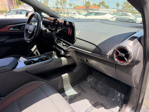 Used 2024 Chevrolet Equinox EV RS FWD image 25