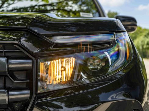 Used 2024 Honda Ridgeline Sport image 11