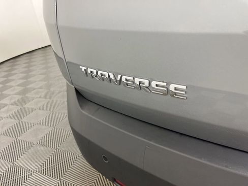 Certified 2023 Chevrolet Traverse LT FWD image 3