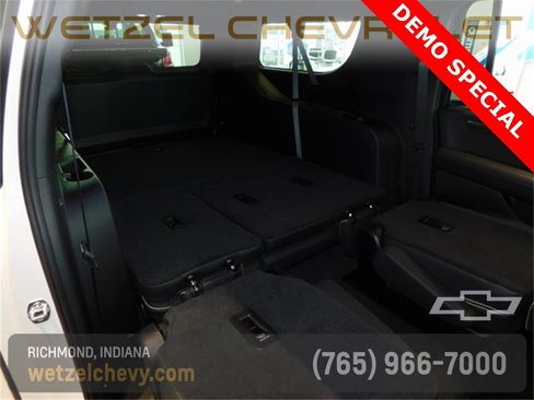 New 2025 Chevrolet Suburban Premier w/ Sun And Tow Package image 31