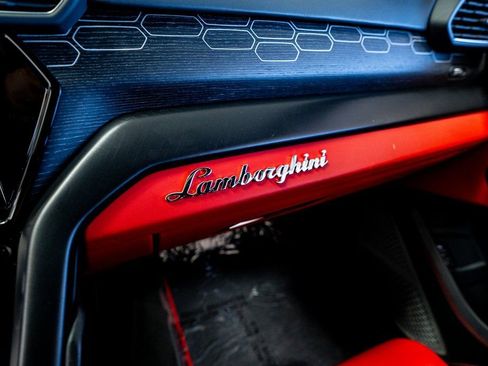 Used 2021 Lamborghini Urus image 59