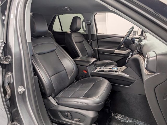 Used 2023 Ford Explorer Limited w/ Equipment Group 301A AWD/4WD image 38