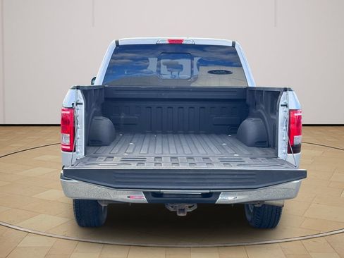 Used 2017 Ford F150 Lariat image 19