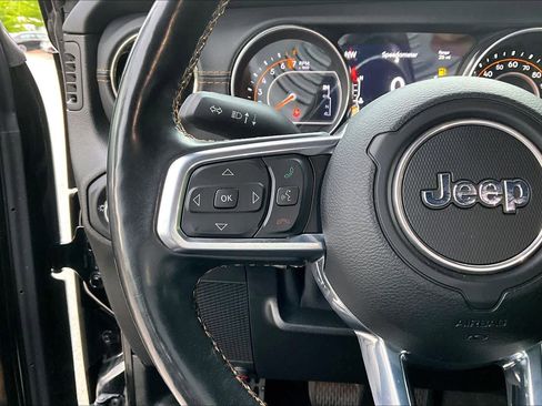 Used 2021 Jeep Wrangler Unlimited Sahara AWD/4WD image 26