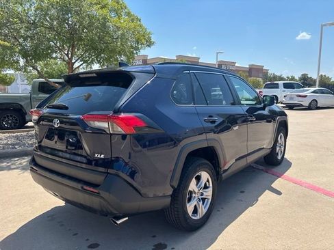 Used 2025 Toyota RAV4 XLE FWD image 5