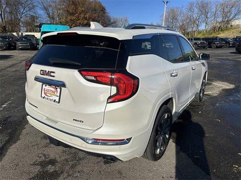 Used 2020 GMC Terrain Denali w/ Denali Premium Package image 6
