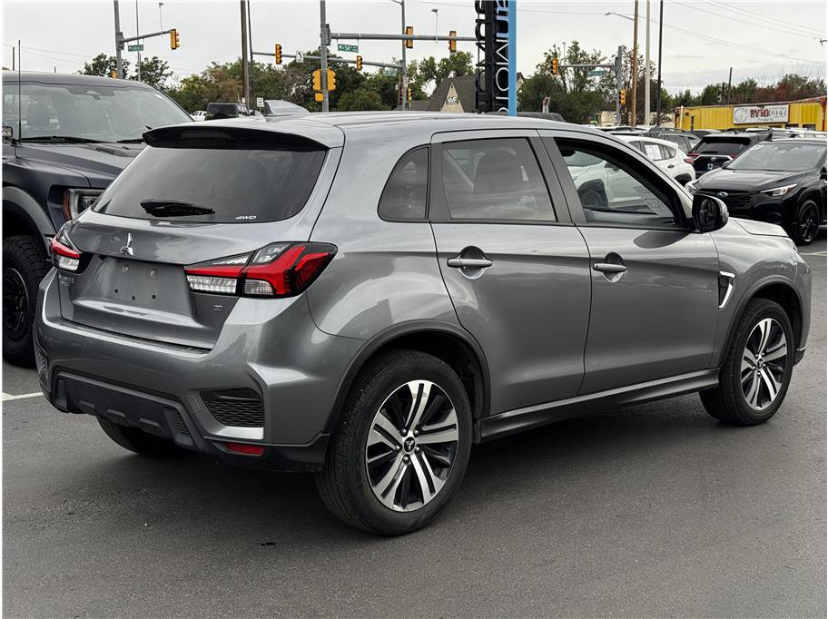 Used 2025 Mitsubishi Outlander Sport SE AWD/4WD image 3