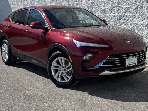 Used 2025 Buick Envista Preferred image 2