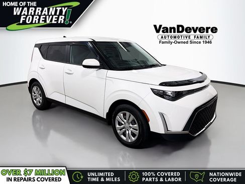 Used 2024 Kia Soul LX FWD image 1