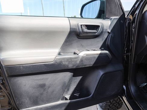 Used 2019 Toyota Tacoma SR5 RWD image 20