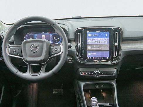 Certified 2023 Volvo XC40 B5 Plus w/ Driver Assist Package image 25