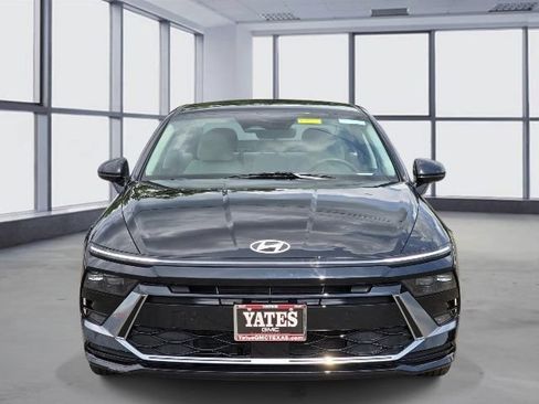 Used 2025 Hyundai Sonata SEL FWD image 2