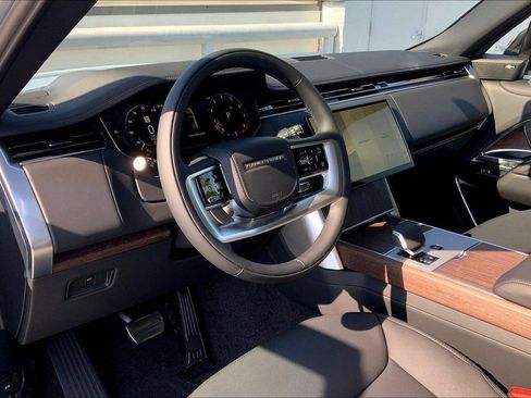 Certified 2025 Land Rover Range Rover Long Wheelbase SE AWD/4WD image 3