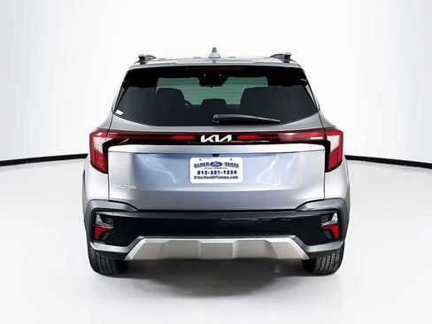 Used 2024 Kia Seltos EX FWD image 5