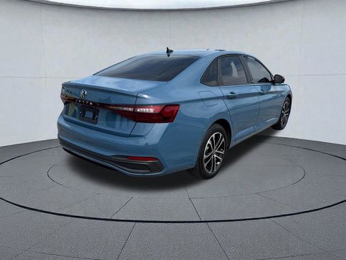 Used 2025 Volkswagen Jetta Sport FWD image 2