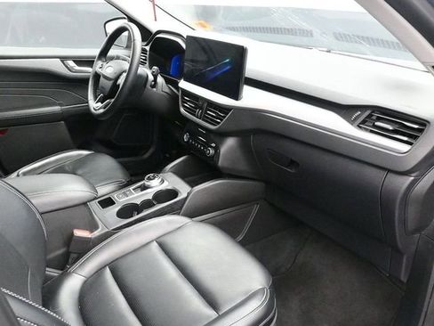 Used 2024 Ford Escape Platinum image 9