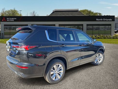 New 2026 Mitsubishi Outlander ES image 5