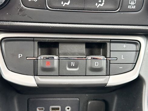 Used 2023 GMC Terrain SLE w/ Elevation Edition FWD image 27