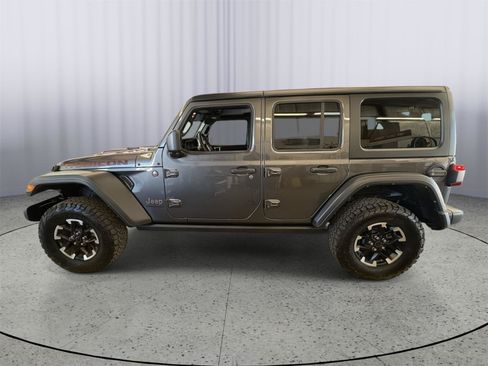 Used 2025 Jeep Wrangler Unlimited Rubicon AWD/4WD image 2