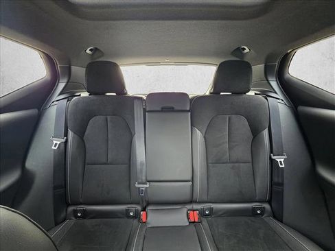 Used 2020 Volvo XC40 T5 R-Design w/ Protection Package Premier image 16