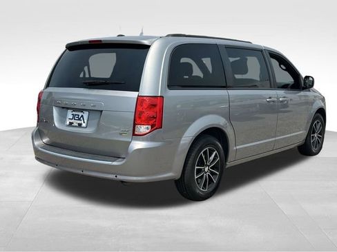 Used 2018 Dodge Grand Caravan GT FWD image 27