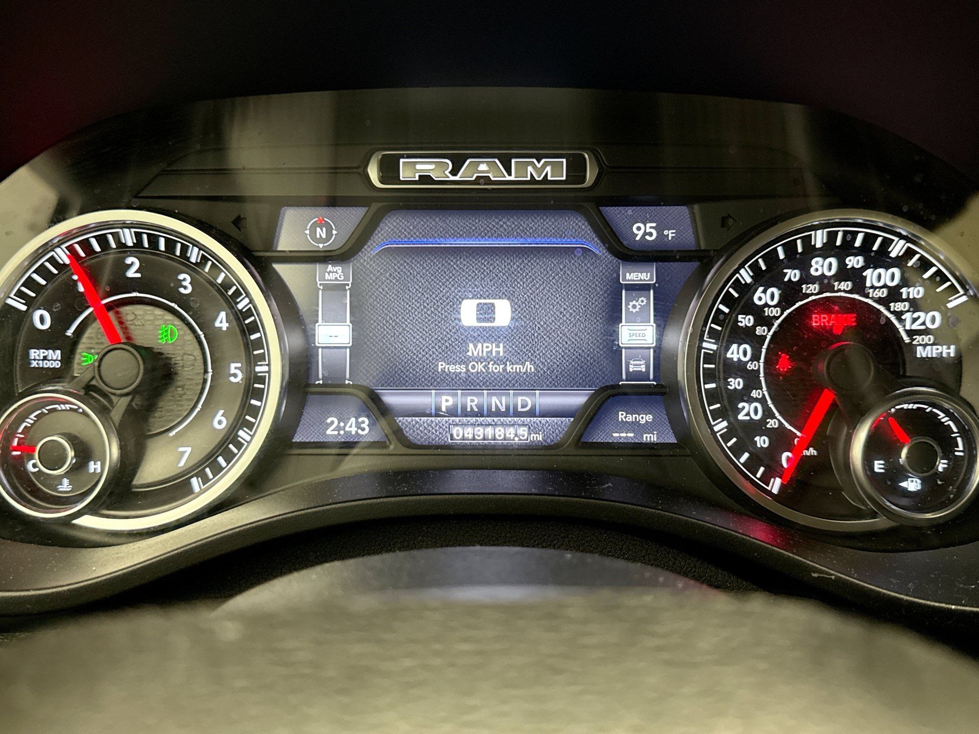 Used 2019 RAM 1500 Laramie AWD/4WD image 9