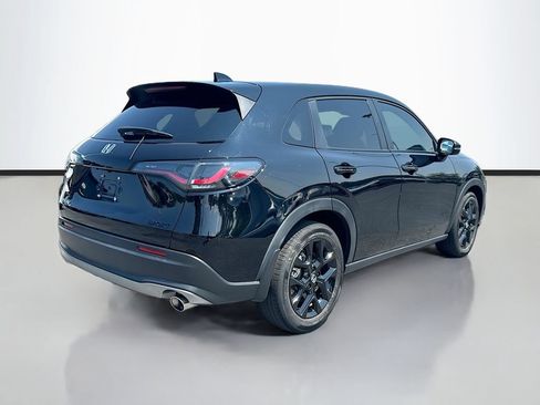 Used 2023 Honda HR-V Sport image 3