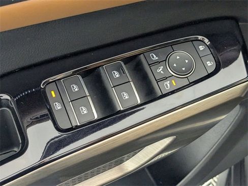 Used 2022 Nissan Pathfinder Platinum w/ Cargo Package image 12