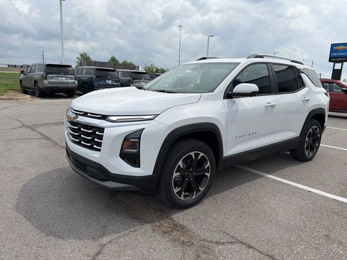 New 2026 Chevrolet Equinox LT FWD image 7