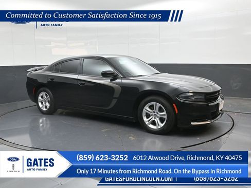 Used 2019 Dodge Charger SXT image 1