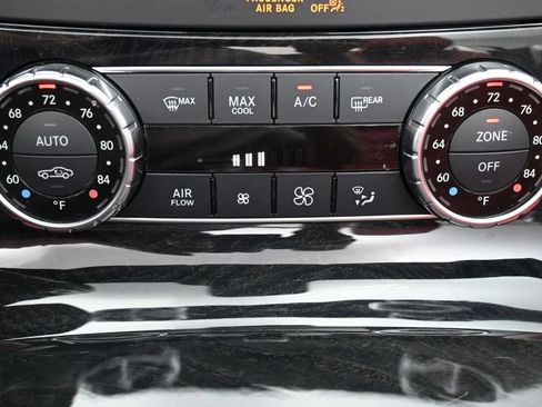 Used 2016 Mercedes-Benz SL 550 image 17