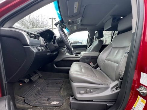 Used 2015 Chevrolet Suburban LT w/ Luxury Package image 16