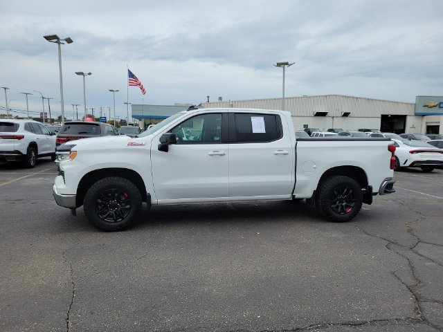 Certified 2024 Chevrolet Silverado 1500 LT w/ Z71 Off-Road Package AWD/4WD image 5