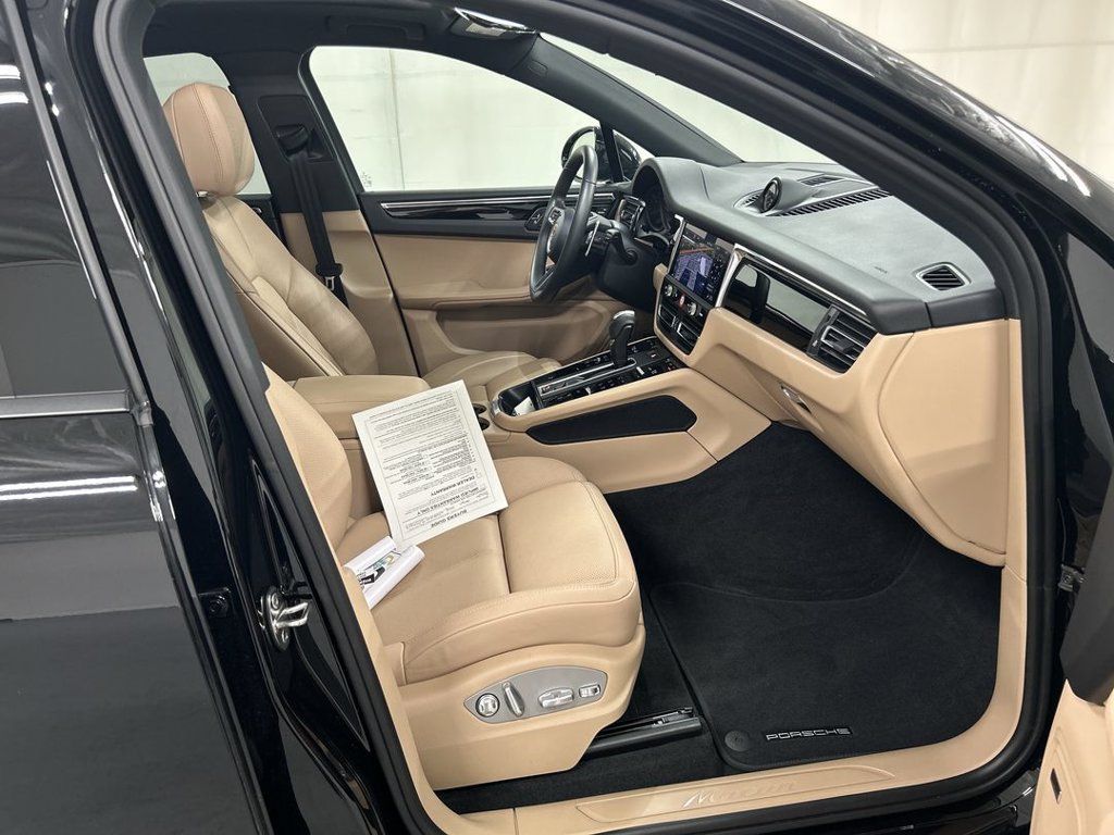 Used 2026 Porsche Macan AWD/4WD image 24