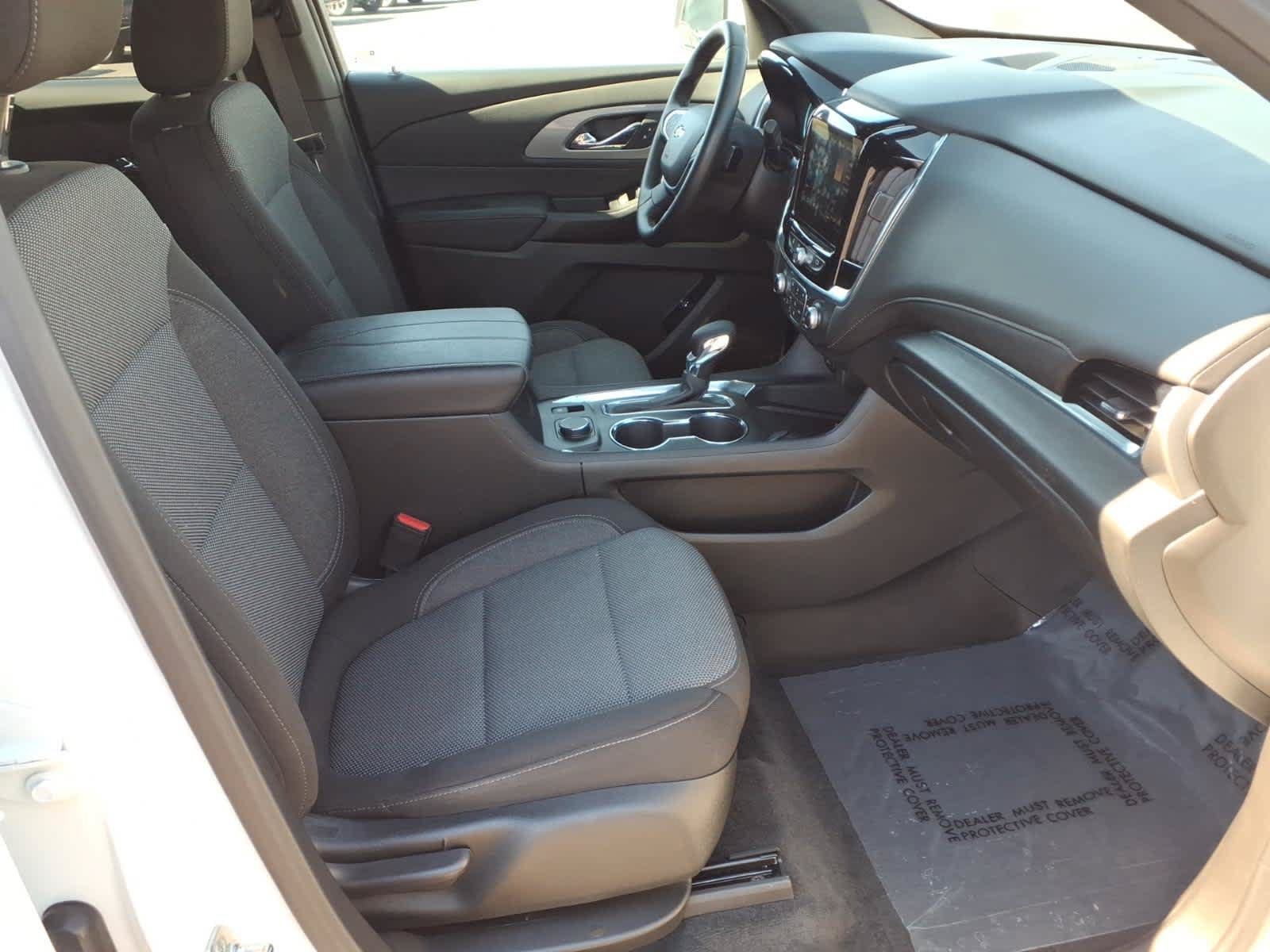 Used 2023 Chevrolet Traverse LT FWD image 15