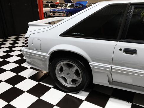 Used 1992 Ford Mustang GT RWD image 18