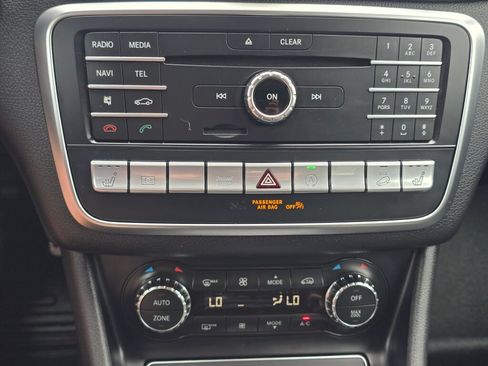 Used 2018 Mercedes-Benz GLA 250 4MATIC image 45