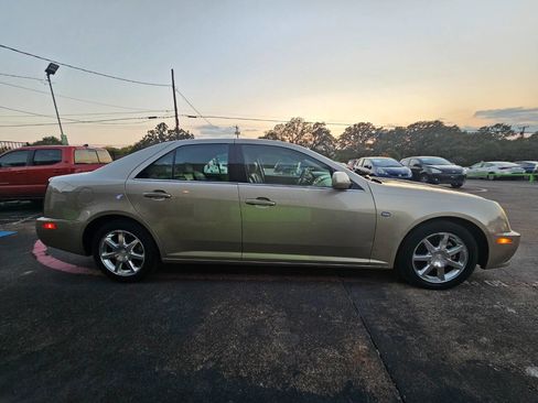 Used 2005 Cadillac STS w/ Preferred Equipment Group image 11