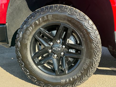 Used 2023 Chevrolet Silverado 1500 LT Trail Boss w/ LT Trail Boss Premium Package AWD/4WD image 11
