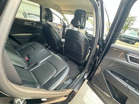 Used 2024 Kia Sportage EX AWD/4WD image 33