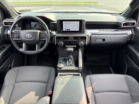 Used 2025 Toyota Tacoma SR5 AWD/4WD image 18