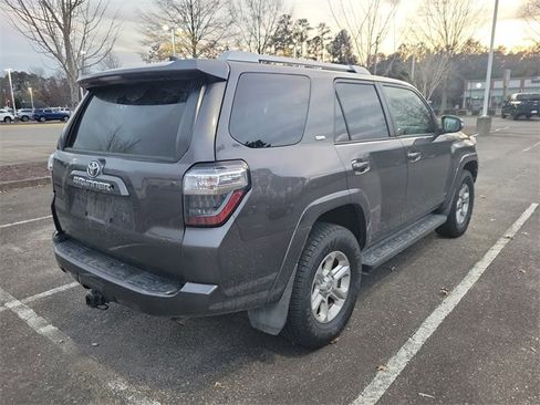 Used 2018 Toyota 4Runner SR5 Premium image 3