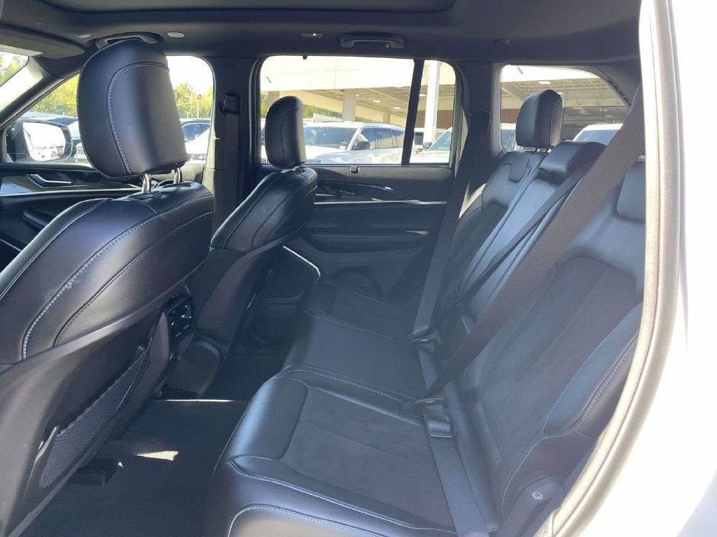 Certified 2023 Jeep Grand Cherokee Trailhawk w/ Advanced Protech Group II AWD/4WD image 22
