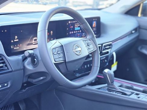 New 2026 Nissan Sentra SR w/ SR Premium Package FWD image 11